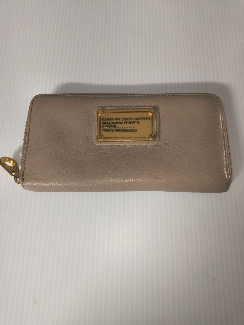 Marc by Marc Jacobs Classic Q Slim Zip Around Wallet - Taupe Leather